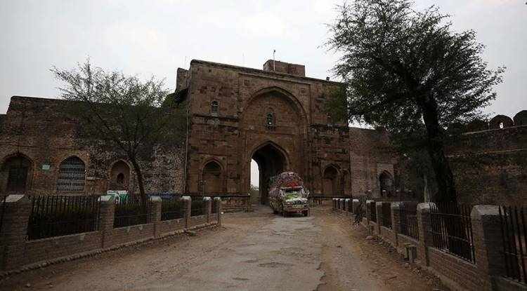 İslam mimarisinin benzersiz eserlerinden Rohtas Kalesi